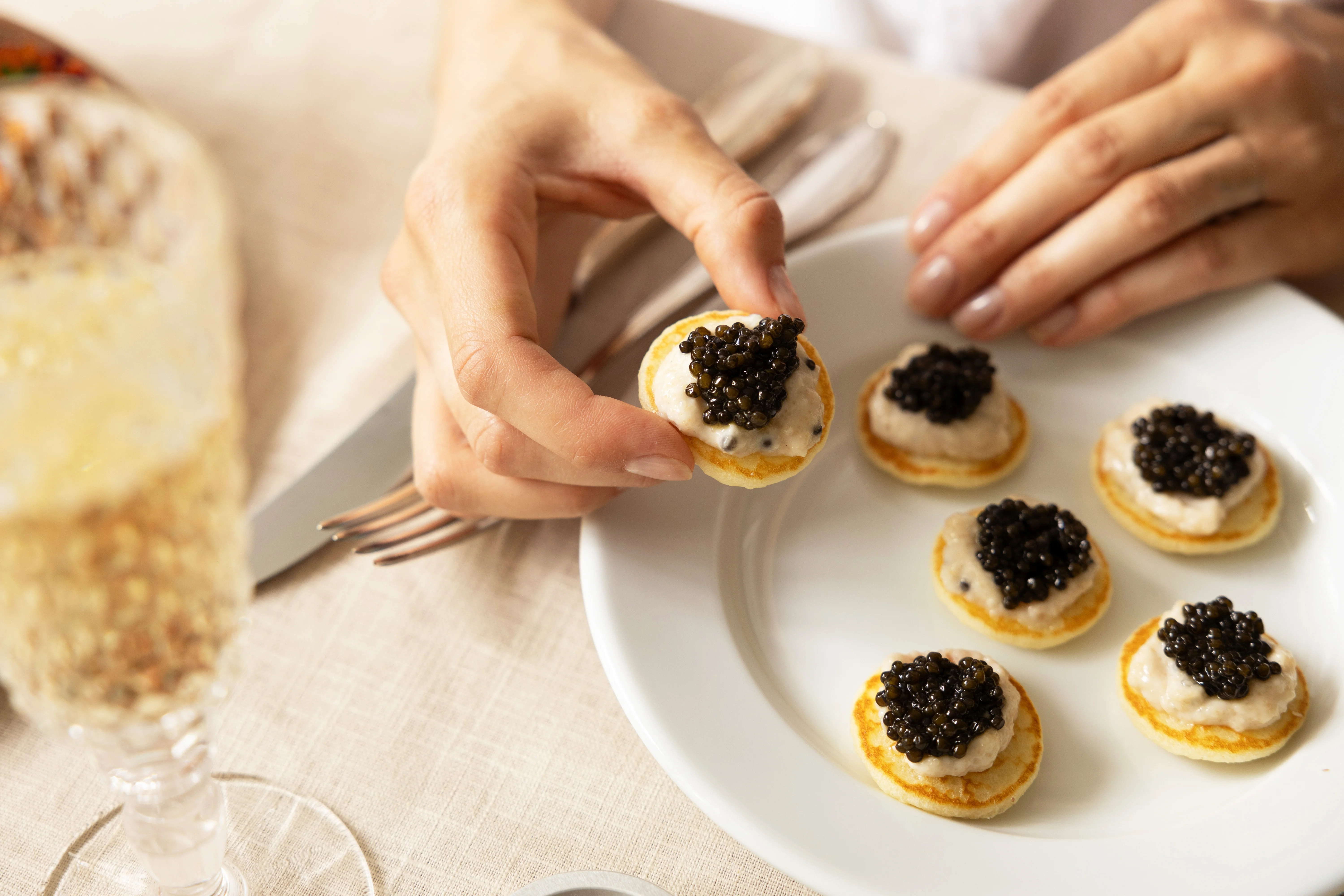 Caviar servi à la fourchette